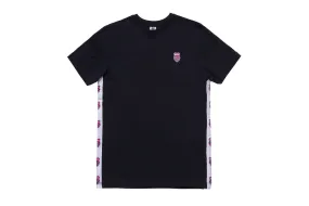 102438-400 | MENS BADGED TEE | NAVY