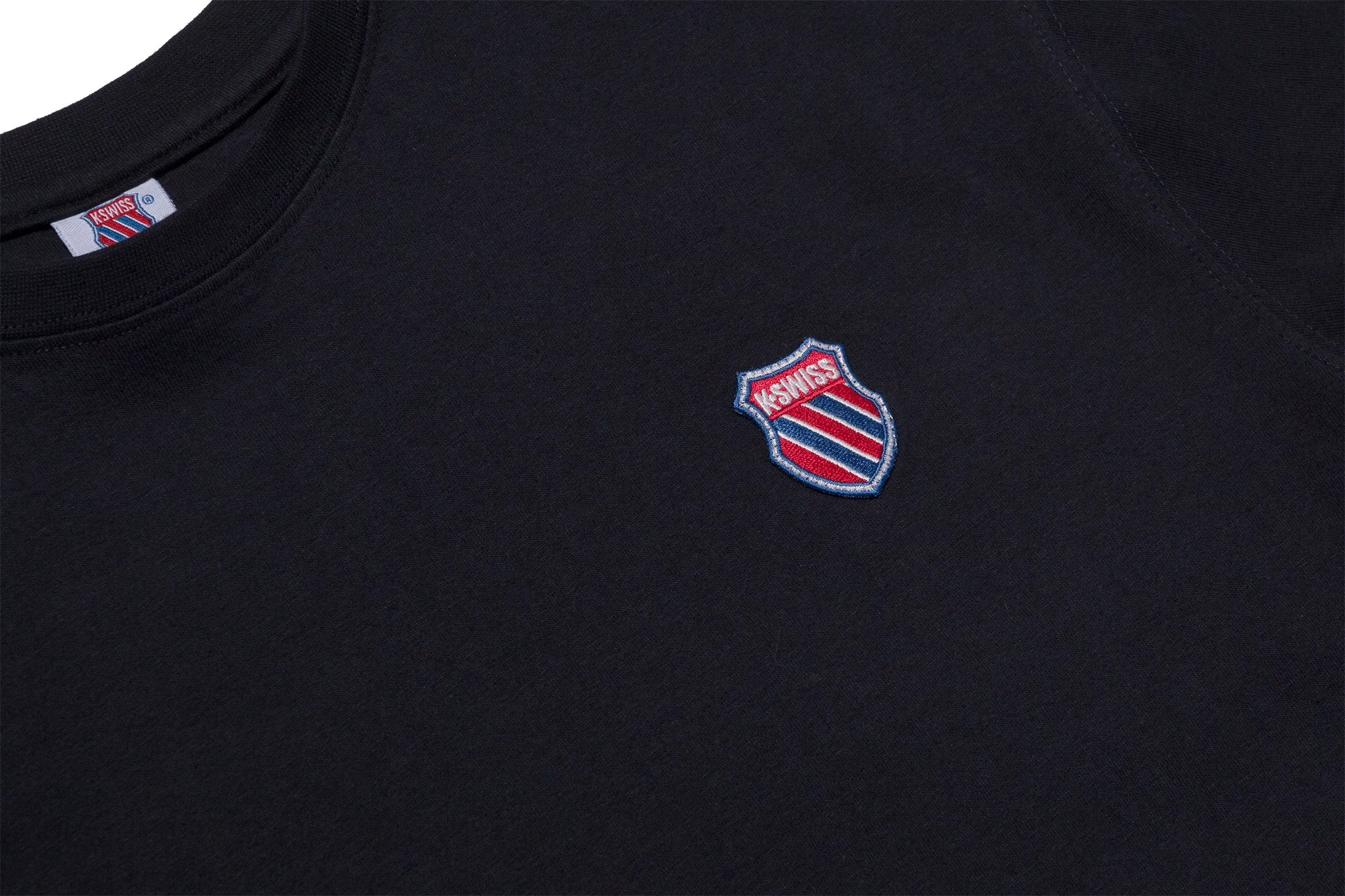 102438-400 | MENS BADGED TEE | NAVY