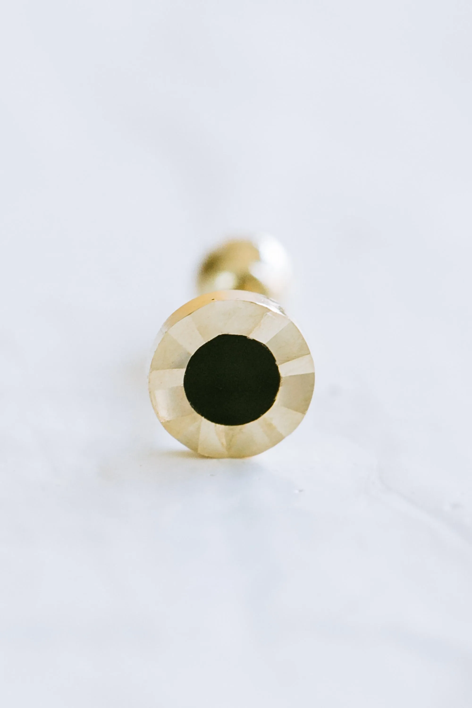 14K GOLD JEWELRY MINIMALIST DELICATE BLACK CIRCLE GOLD CUT ROUNDED BARBELL EAR STUD EARRING PIERCING