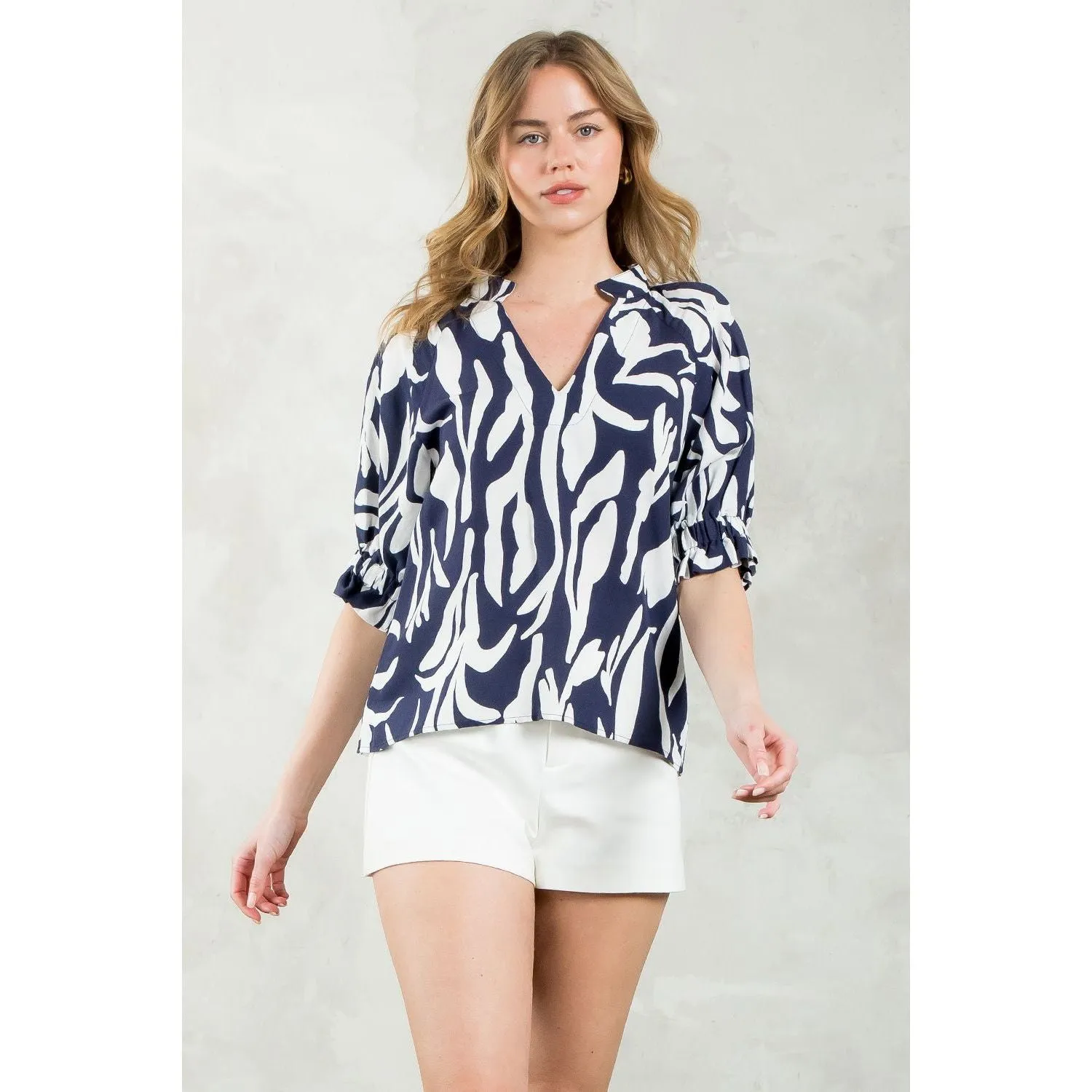 Carmen V-neck Print THML Top