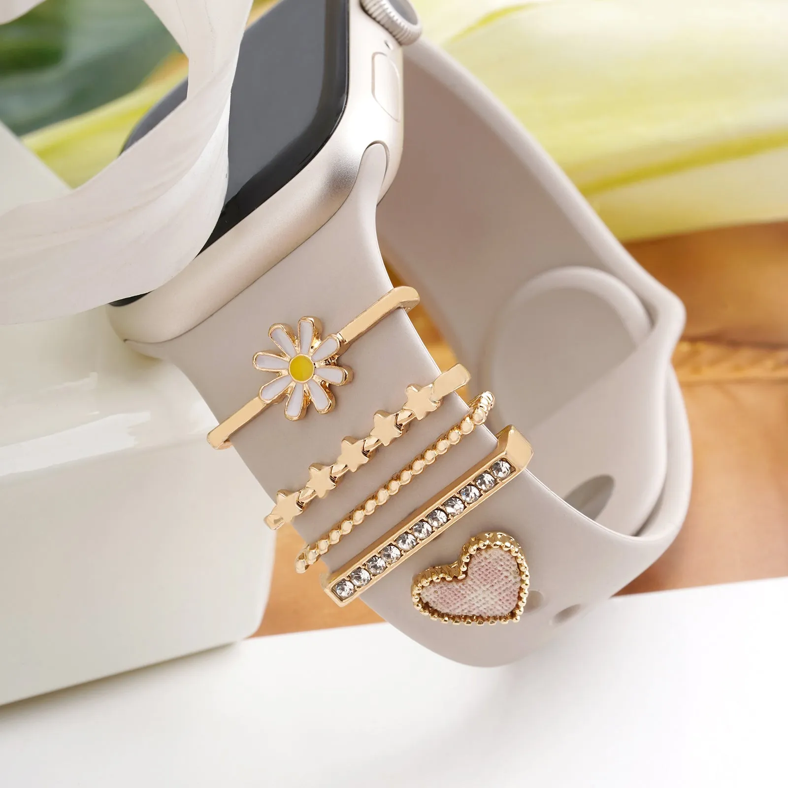 Daisy Heartbeat Gold Ring Watch Charm