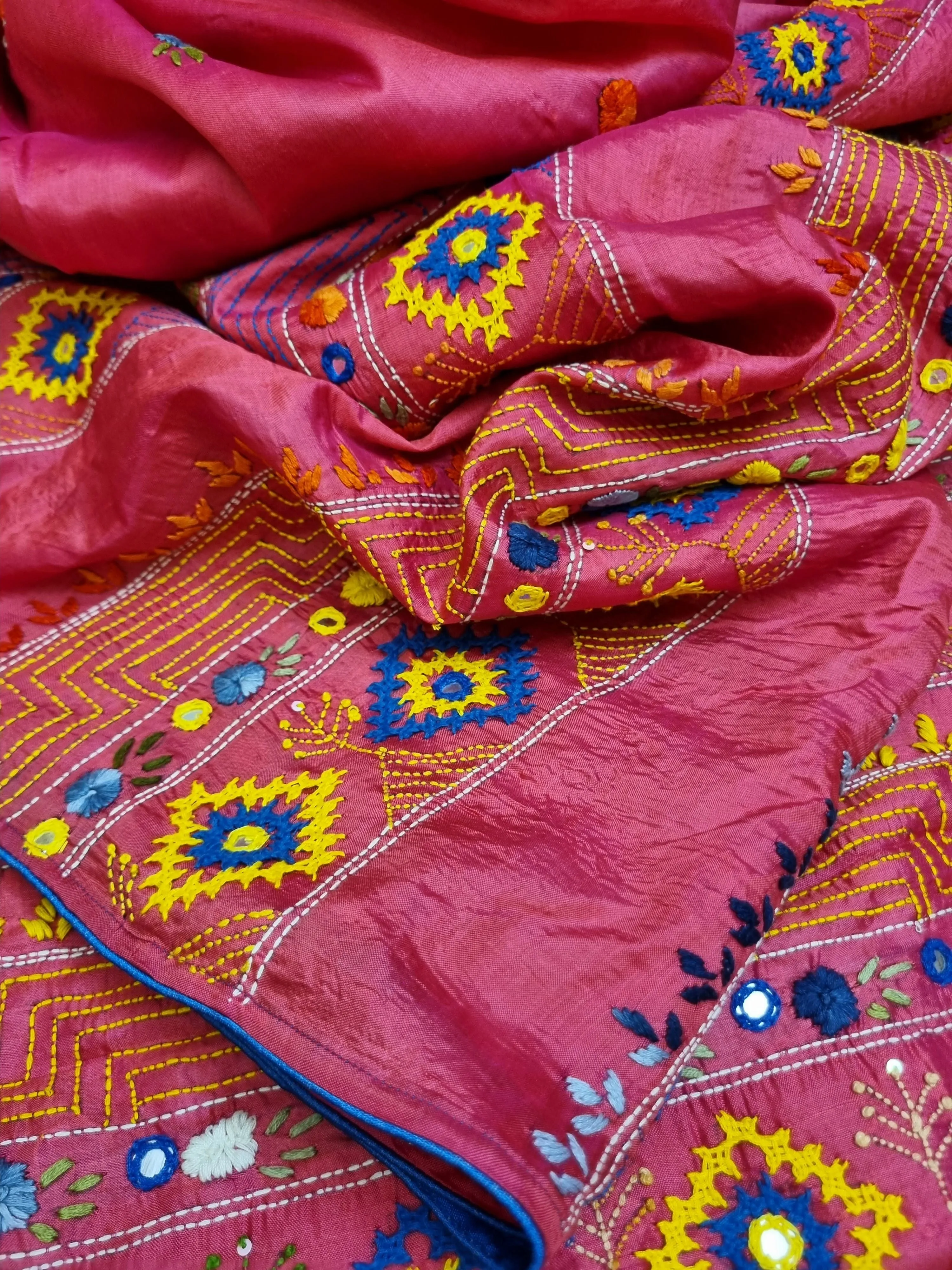 Magenta Color Dual Tone Pure Bangalore Silk Saree with Hand Lambani Embroidery Work