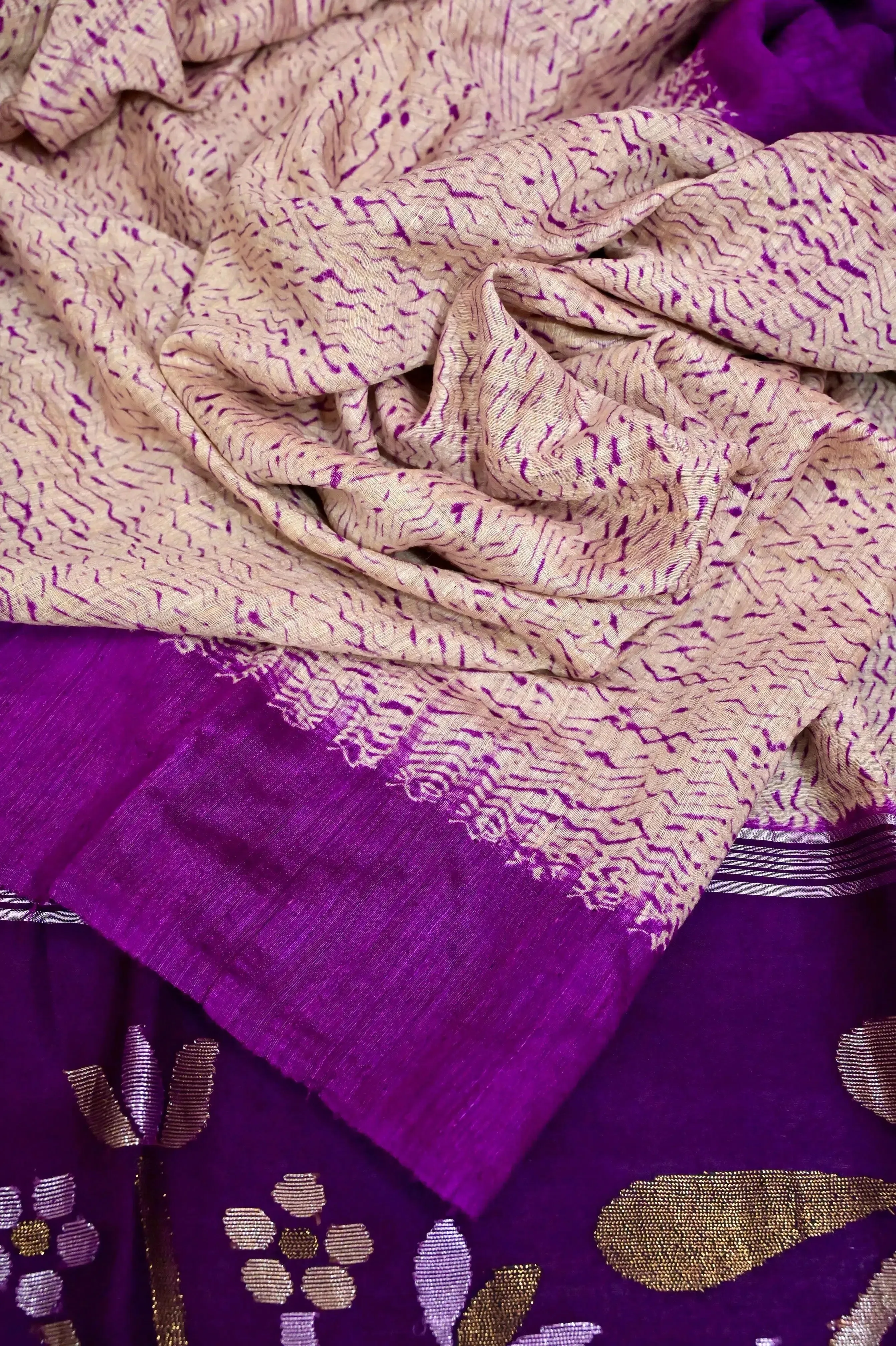 Offwhite and Purple Color Matka Saree with Shibori Dye and Muslin Jamdani Pallu