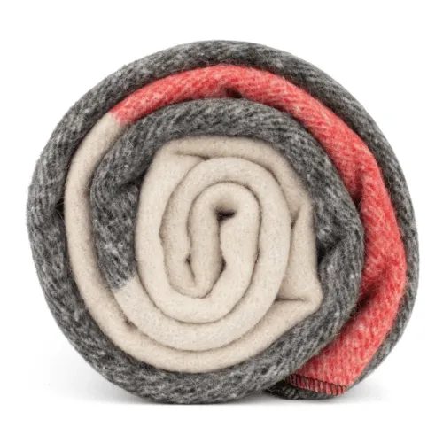 Swiss Link Classic Wool Blanket | Crimson Point